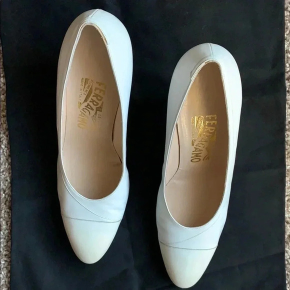 Women’s Salvatore Ferragamo Vintage Two-Tone Cap Toe Pump Size 38.5 US 8.5 - Picture 3 of 9